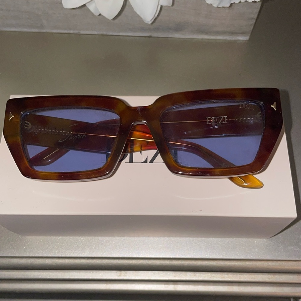 Dezi switch sunglasses